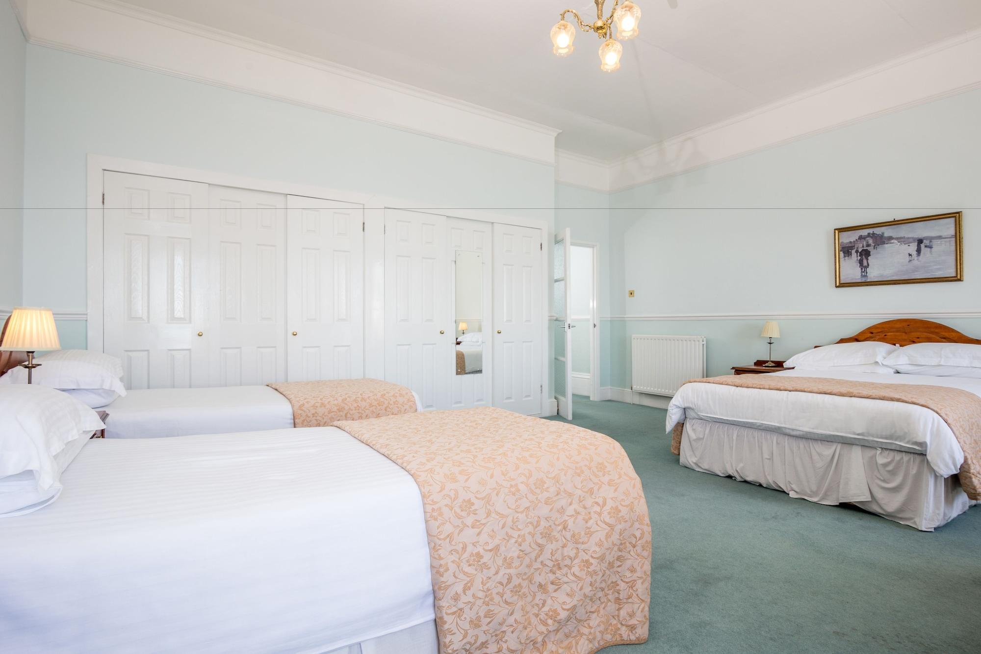 The Queens Hotel 3*